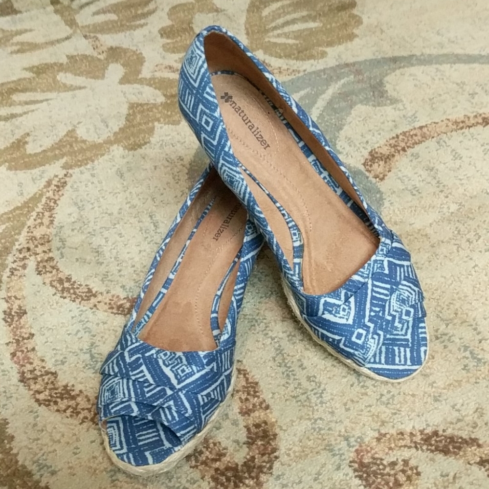 Nearly New Naturalizer "Lariat 2" Wedges 7W